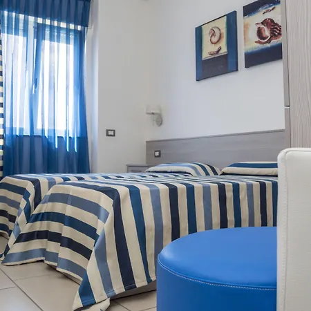 Holiday コリリアーノ・カーラブロ